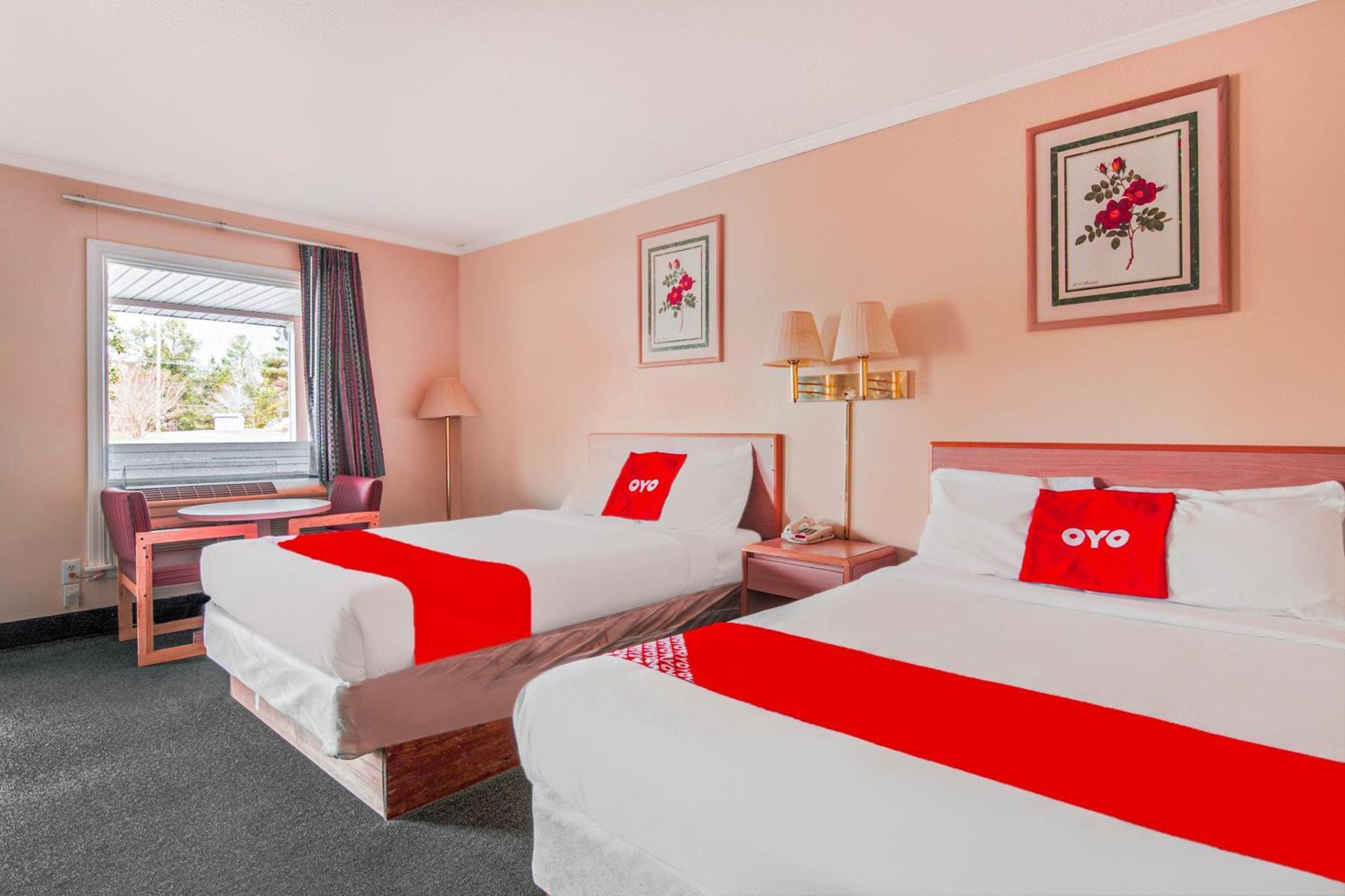 Oyo West Hills 2*