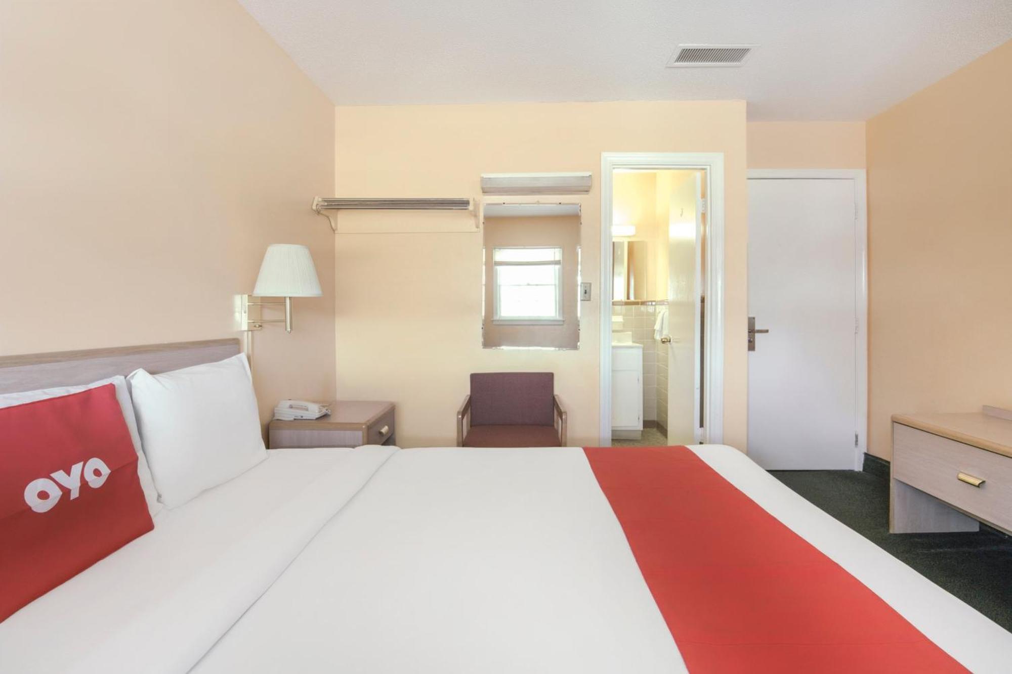 Oyo West Hills 2*